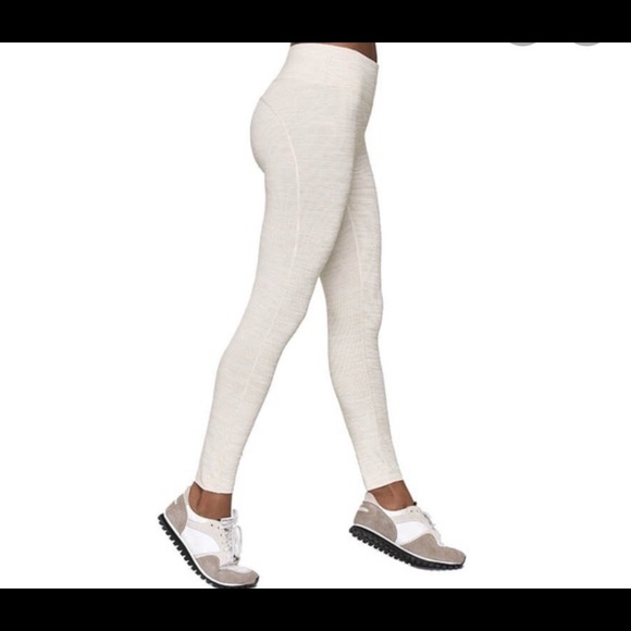 Outdoor Voices TechSweat Flex Set in White Sand - Picture 4 of 4